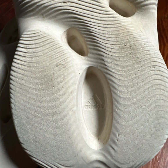 Men’s 11 Adidas Foam Runner Yeezy White Kanye West Slides Slip on Shoes Slippers - Picture 7 of 15